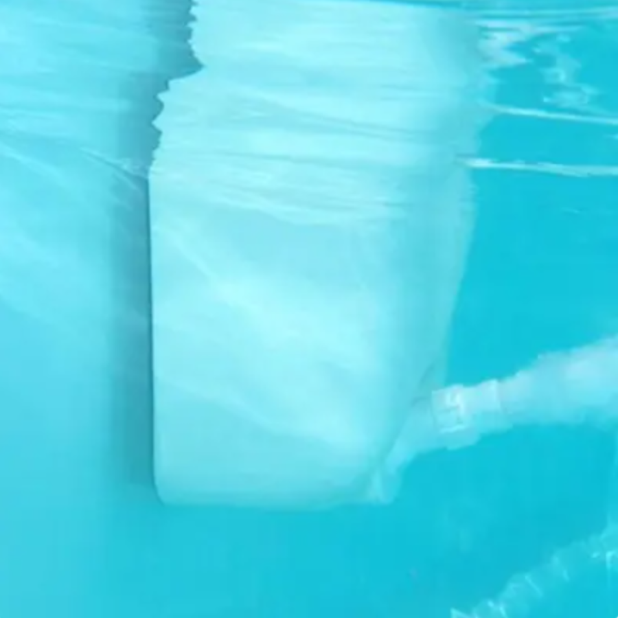 Nage à contre courant hors bord JET LUXE FILTRINOV en eau