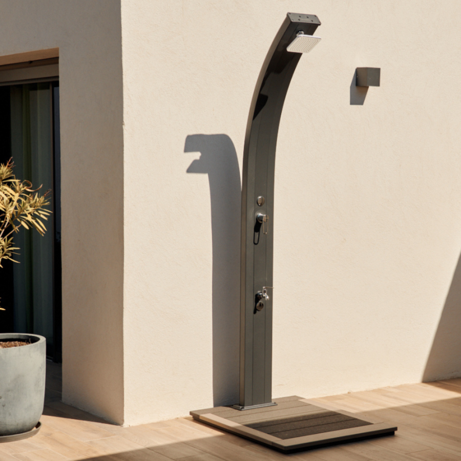 Douche solaire Design SPRING 30L avec son rince pieds alu brossé