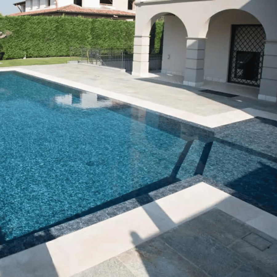 piscine avec liner sopremapool design couleur pearl noir