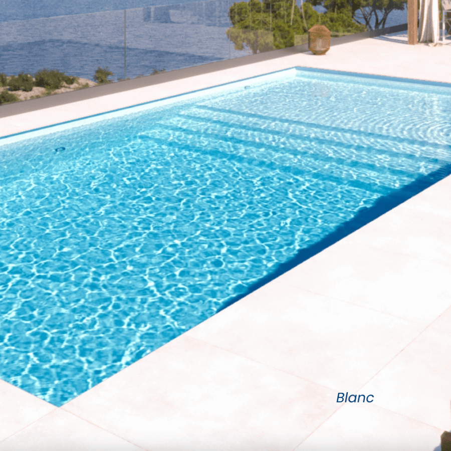 photo de synthèse d'une piscine avec liner blanc