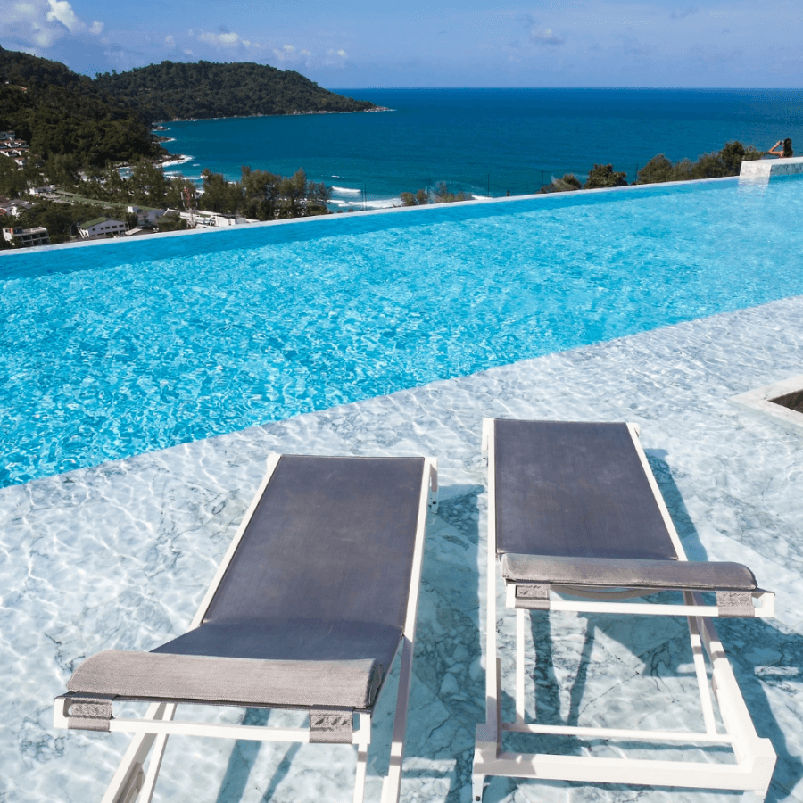 photo de synthèse d'une piscine avec liner marbre