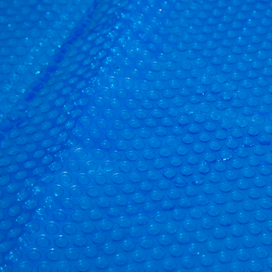 Photo d'une bâche à bulles pour piscine 400 microns bleue