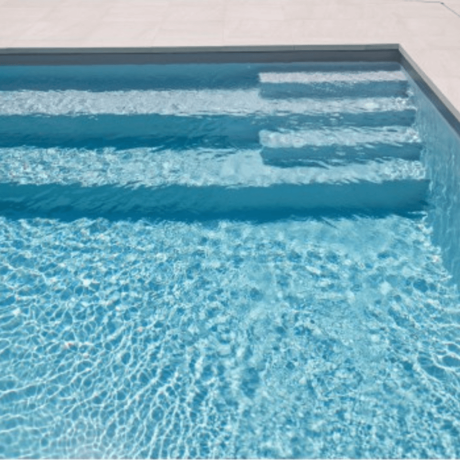 photo d'une piscine avec Pvc armé ALKORPLAN XTREME 180/100 couleur silver