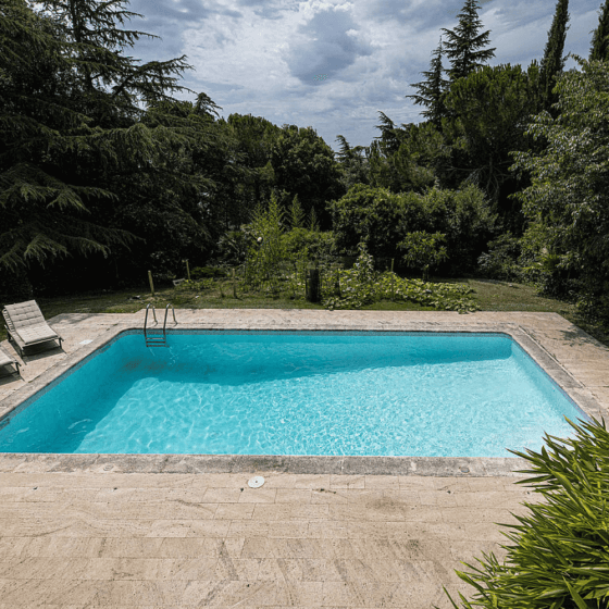photo d'une piscine avec pvc armée couleur sable