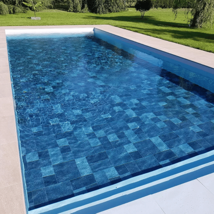 PVC armé 150/100 SOPREMAPOOL DESIGN antidérapant pour piscine