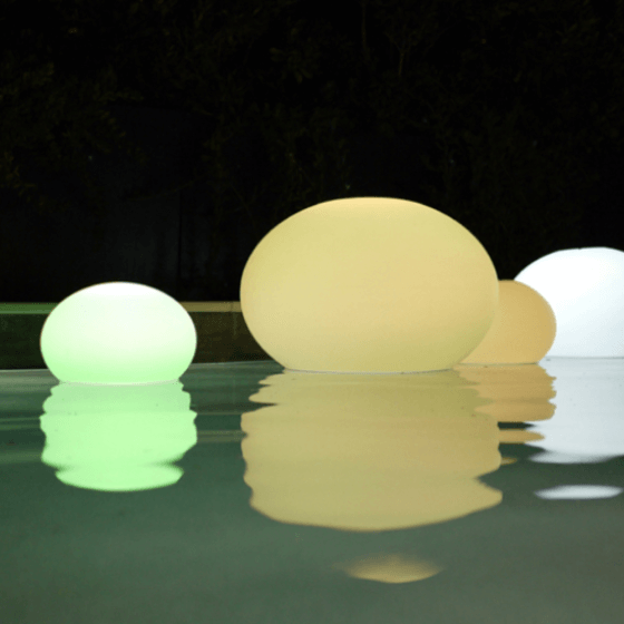 Sphère lumineuse platoon pour la mise en valeur de votre piscine
