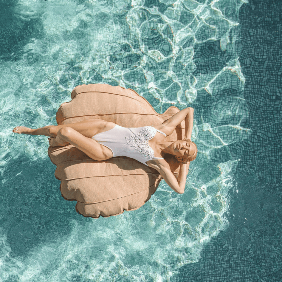 Pouf XL flottant - Coquillage - MX HOME - Extérieur mise en situation