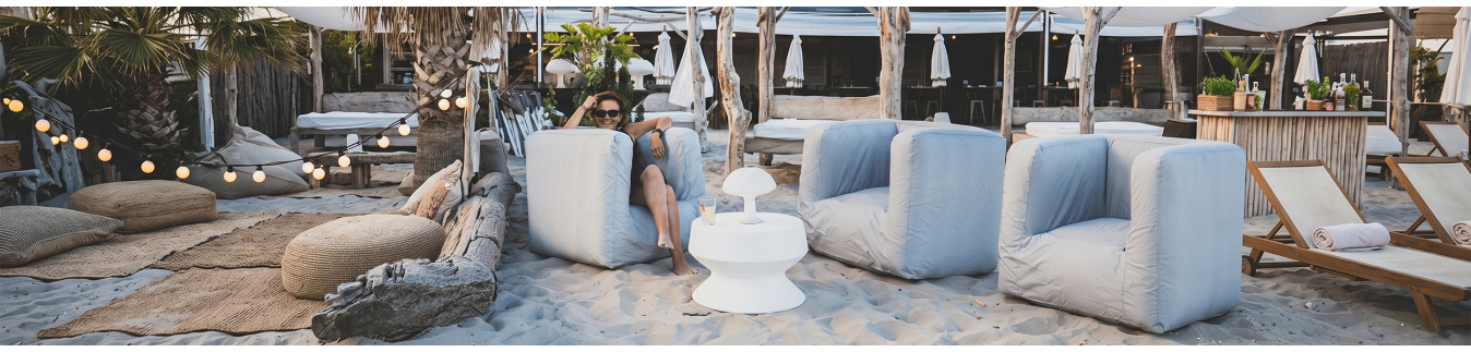 Mobilier autour de la Piscine et Extérieur