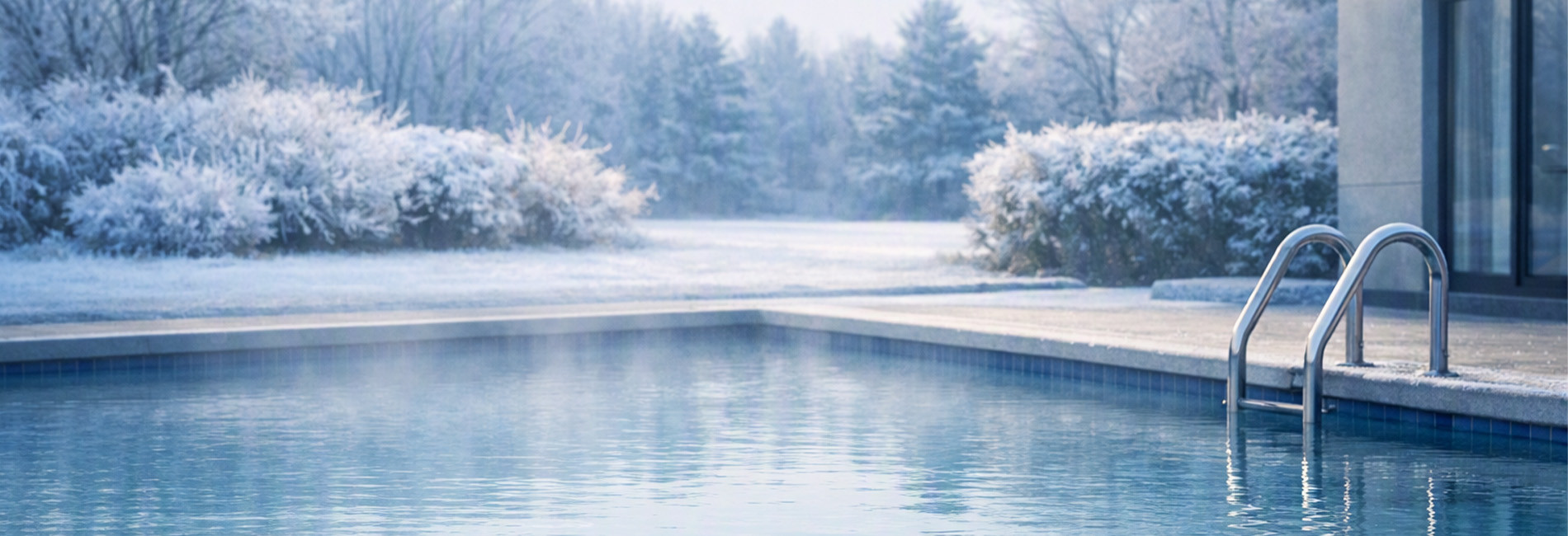 Un hivernage réussi : les étapes clés pour bien préparer votre piscine à l’hiver